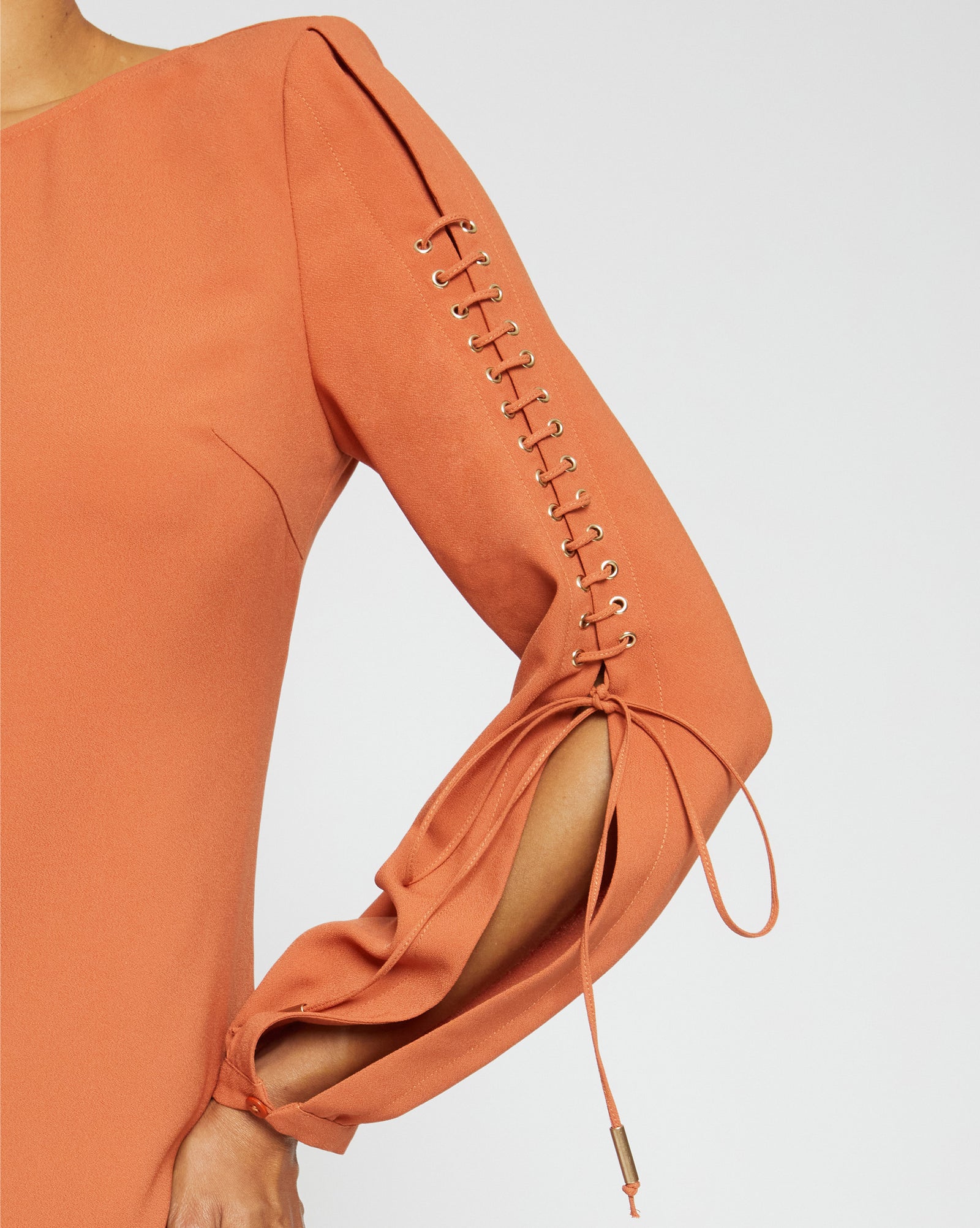 ARIES Long Sleeve Shift Dress with Grommet Detail – Santorelli